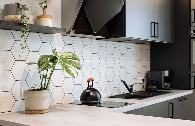 Urban Jungle Apartments - Photo 34