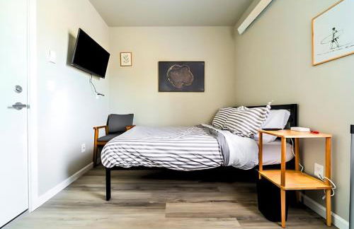 Cozy Micro Suite Unit 12 Sleeps 2 Minutes to Downtown - Foto 9