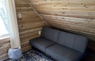 Magnificent Cabin Nestled Amidst Trees in Portage Lake, Maine - Foto 7