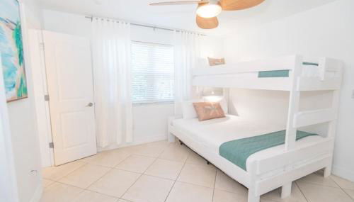 Coastal 2BD Beach Access Condo - Steps to Ocean - Foto 3