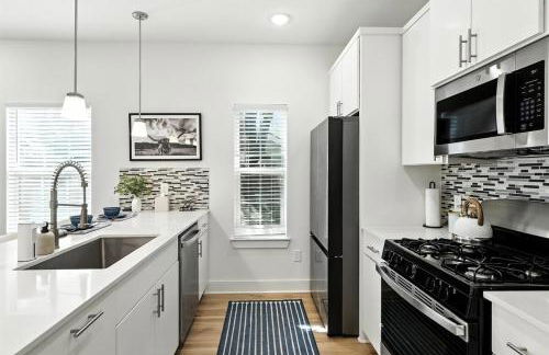 Luxe 2023NewBuild Entire home with 3BR 7BDs Ideal for Long Winter Stays, Outdoor, Central - Foto 14