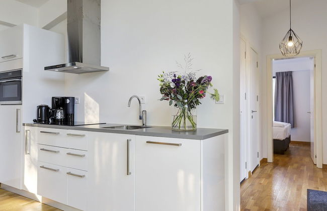 Getaway With Covered Veranda - Photo 4