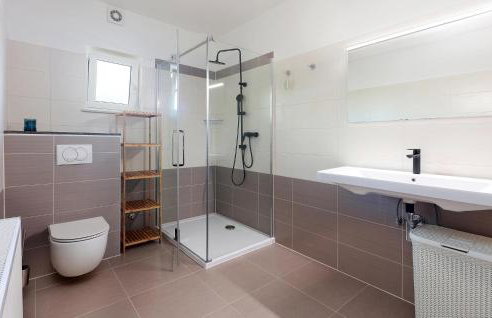 Stunning Home In Jurdani - Foto 36