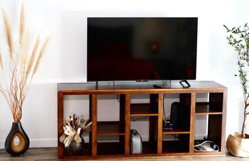 Hollywood CHIC Studio with FREE parking - Photo 5