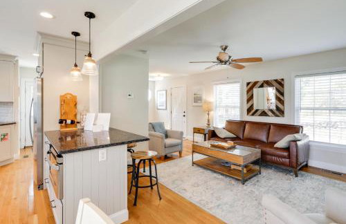 Walk to Pawcatuck River Family-Friendly Home! - Foto 9