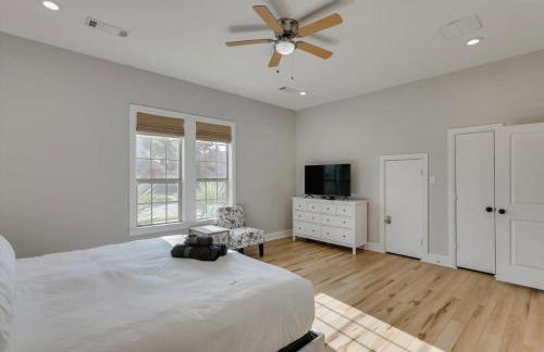 Vibrant Texas Escape - 5BR, Pool & Hot Tub - Foto 20