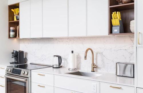 Back-Bay 2BR Condo w Roof top Gym Parking - Foto 12