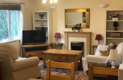 Cosy 3 Bedroom House on Cornish estate with pool - Foto 1