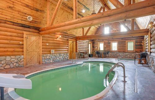 Indoor Pool and Hot Tub! Spacious Sterling Cabin - Foto 3