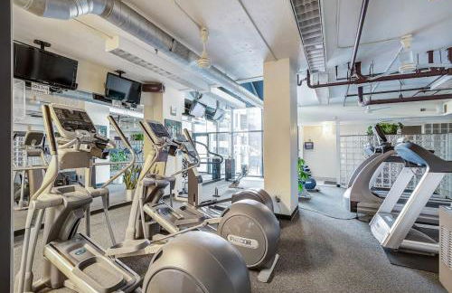 City Center Oasis Prime Location with Views - Foto 16