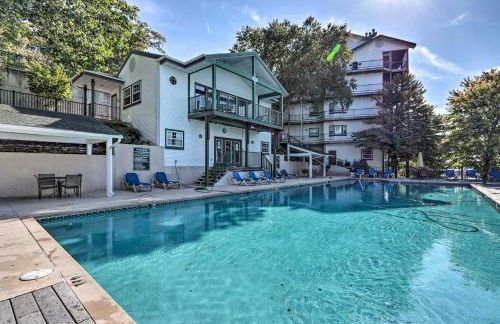 Pool Access and Boat Slip Lake Ozark Condo! - Foto 25