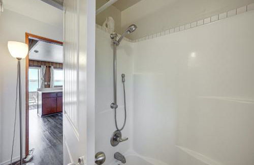 Oceanfront Cottage with Patio and Views in Birch Bay! - Foto 16