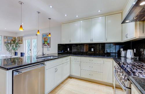 Santana Row Garden Retreat Private Executive Residence with Koi Pond and Waterfall Walk to Santana Row Valley Fair Dining and Shopping Private Entrance - Photo 19