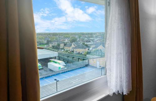 Stylish Apartment Near Heathrow, Skyline Views - Foto 9