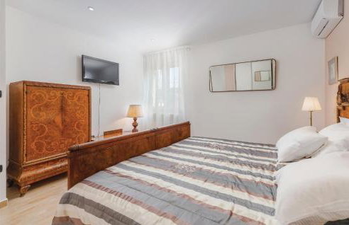 5 Bedroom Beautiful Home In Labin - Photo 57