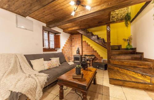 Holiday Home Berghütte mit Terrasse- Kamin und Jacuzzi by Interhome - Foto 8