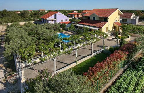 Holiday house with a swimming pool Lozovac, Krka - 11715 - Foto 2
