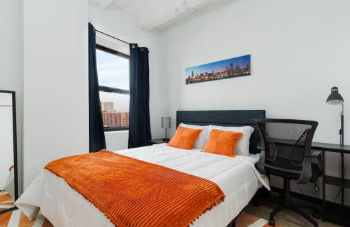 Artistic Loft Rooftop Uptown Montrose Beach GymWFH - Photo 10