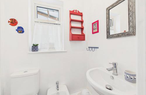 Seaside 2-bed Home in Flushing with Free Parking & sea views - Foto 26