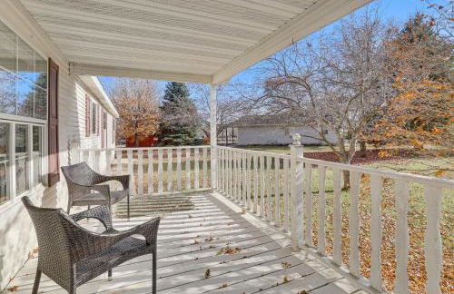 8 Mi to Dtwn Rochester Peaceful Home with Deck! - Foto 3