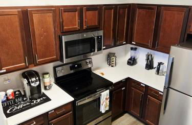 Frisco Vibes With Pool Gym and Elegant 1BR Apart - Foto 17