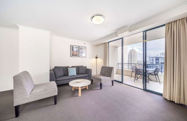 Oaks Sydney Castlereagh Suites - Photo 1