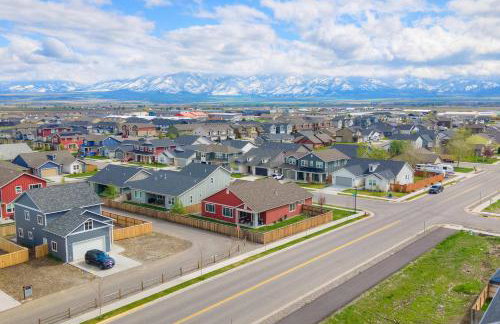 Scenic Modern Home with Private Patio & Fireplace - Foto 49