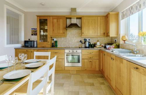 3 Bed in Narberth 73936 - Foto 2