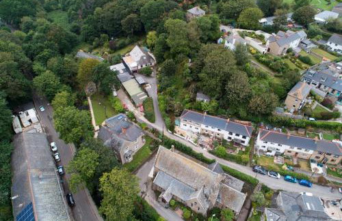 Tropical Gardens 1 bed cottage Central Newlyn - Photo 46