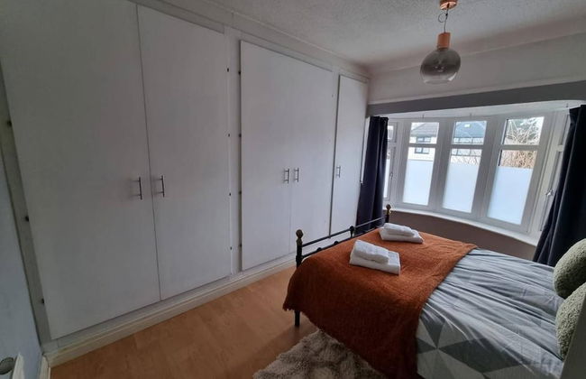 3 Bed Spacious House With Parking - Foto 9