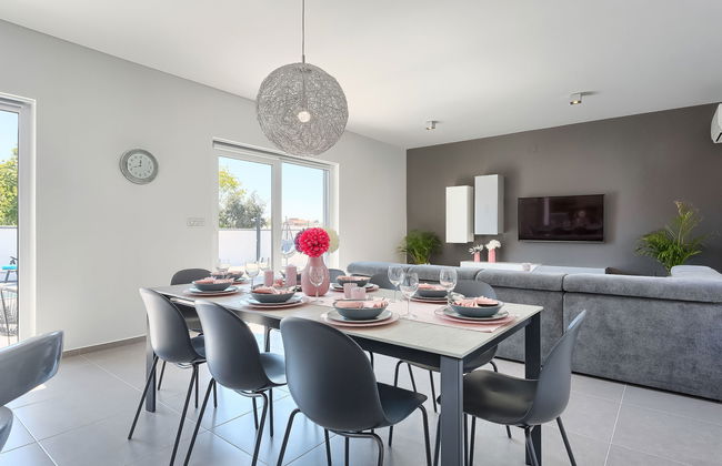 Ella Premantura - Foto 4