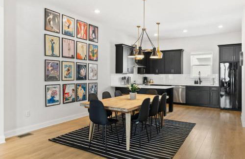 Upscale Townhome 3 miles to Downtown with 2 Car Garage - Foto 7