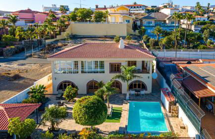 Private Villa with three separate apartments - Foto 13