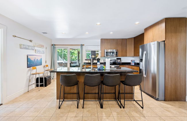 Screened-in Porch Walkable to Soco - Foto 16