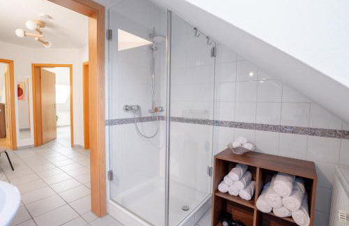 Therme Erding & Fly Apartment Berglern - Foto 12