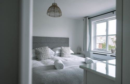 HighTide - 2 bed with parking, balcony & sea view. - Photo 10