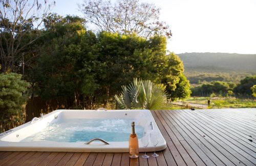 Refúgio na Lapinha com dois chalés, ideais para casal, família ou pequeno grupo de amigos, com acesso privativo à lagoa, caiaques e quadra de beach tennis - Foto 47