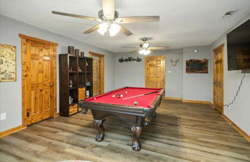 4 BR Mountain Cabin with Hot Tub & Fire Pit in GA - Foto 40