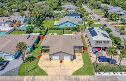 Dog Friendly Home wPrivate Fenced Yard, Garage & Fire Pit STEPS to the Beach! - Foto 24