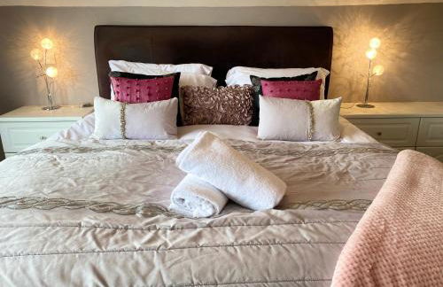 Riverside 4 Bedroom House Wraysbury Staines - Foto 24