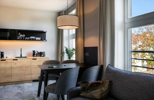 H11 Aparthotel - Photo 60