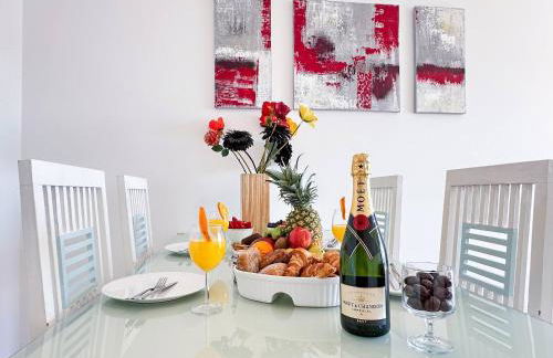 Modern Ocean, Garden & Pool view Condo by BeCherish - Foto 25