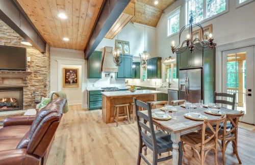 Luxurious Clarkesville Cabin with Decks and Fire Pit - Foto 11