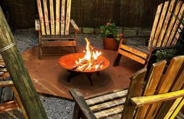 Sítio com piscina, churrasqueira, lareira, fogão à lenha, mesa de sinuca e vista para as montanhas - Foto 39