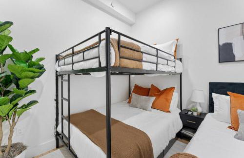 Luxury 3BR Backyard Oasis Close to NYC FirePit - Foto 26