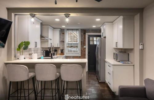 1BR Apt, Minutes to Downtown Cincy, Stadiums, Bars - Photo 1