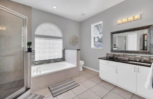 New 5 bedroom Disney Sanctuary - Photo 31