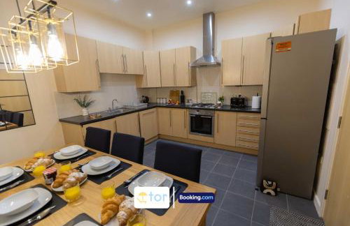 Large 2 Bedroom Apartment By The One Retreats Short Lets & Serviced Accommodation Horley Close To Gatwick Airport - Foto 30