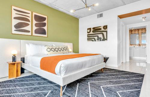 Miami Vice - Central Midtown Pool and Parking - Foto 19