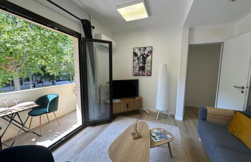 L'étape Aixoise - appartement climatisé terrasse centre ville Rotonde cours Mirabeau allées provençales - Foto 2